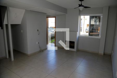 Sala de casa de condomínio para alugar com 3 quartos, 96m² em Mário Quintana, Viamão