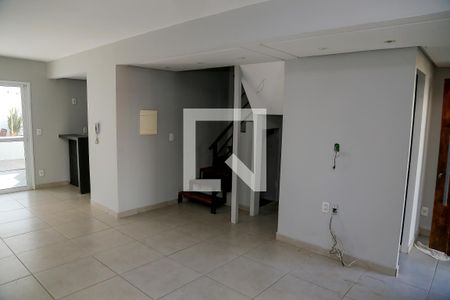 Sala de casa de condomínio para alugar com 3 quartos, 96m² em Mário Quintana, Viamão