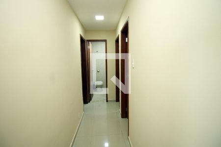 Sala - Corredor de apartamento para alugar com 3 quartos, 92m² em Olaria, Rio de Janeiro