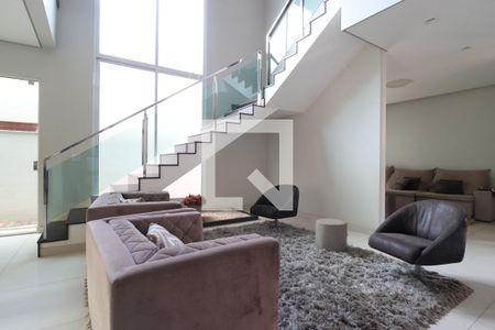 Sala de casa de condomínio para alugar com 4 quartos, 352m² em Jardim das Palmeiras, Uberlândia