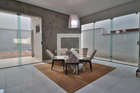 Sala de casa de condomínio para alugar com 4 quartos, 352m² em Jardim das Palmeiras, Uberlândia