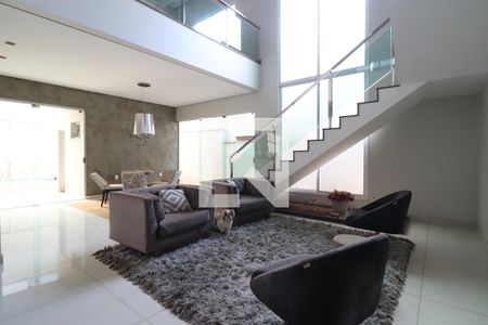 Sala de casa de condomínio para alugar com 4 quartos, 352m² em Jardim das Palmeiras, Uberlândia