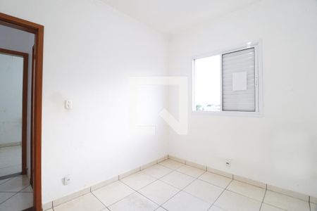 Quarto 1 de apartamento para alugar com 2 quartos, 52m² em Granada, Uberlândia