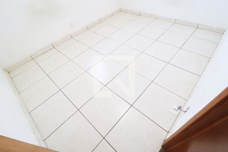 Quarto 2 de apartamento para alugar com 2 quartos, 52m² em Granada, Uberlândia