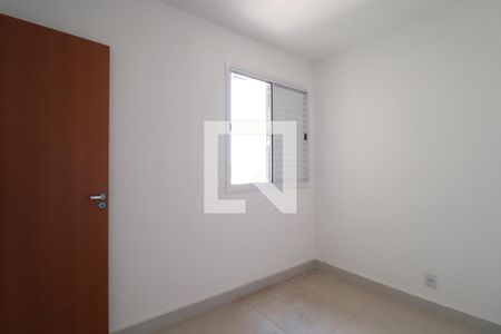 Quarto 1 de apartamento para alugar com 2 quartos, 56m² em Jardim Botânico, Uberlândia