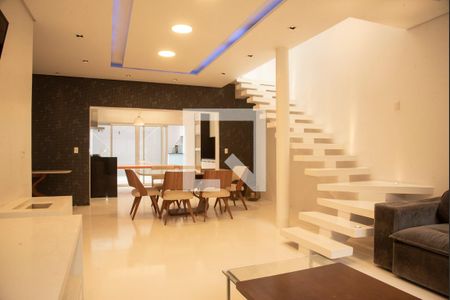 Sala de casa para alugar com 3 quartos, 237m² em Mirandópolis, São Paulo