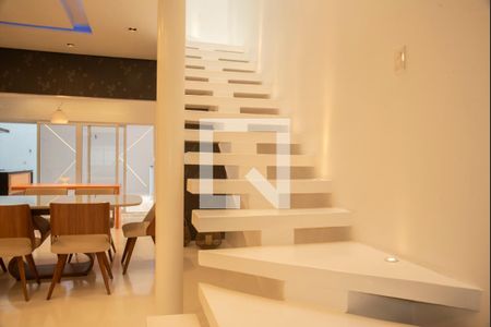 Sala de casa para alugar com 3 quartos, 237m² em Mirandópolis, São Paulo