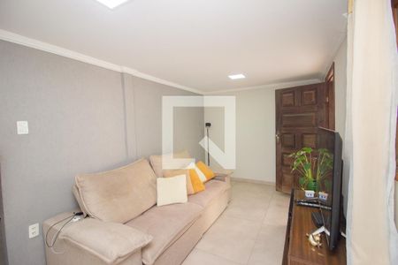 Sala de casa à venda com 4 quartos, 163m² em Santa Helena, Contagem