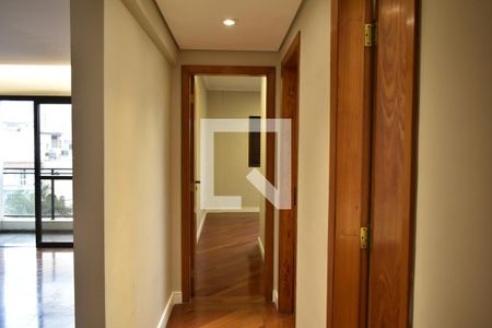 Corredor de apartamento para alugar com 3 quartos, 90m² em Mirandópolis, São Paulo