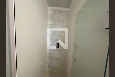 banheiro de apartamento para alugar com 1 quarto, 64m² em Centro, São Leopoldo