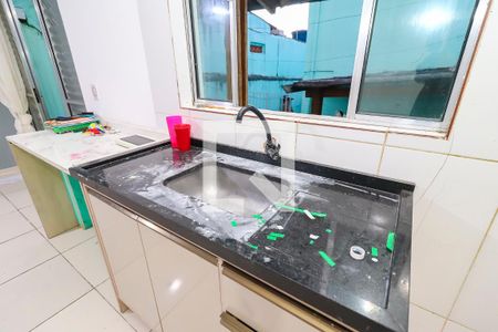 Sala/Cozinha de casa para alugar com 2 quartos, 80m² em Jardim das Camelias, São Paulo