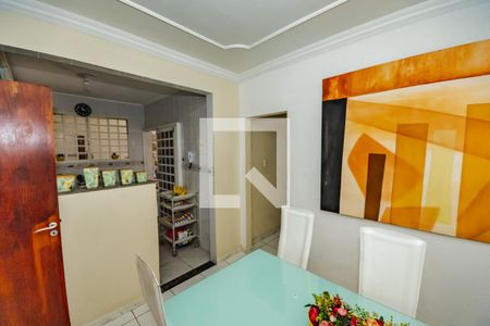 Casa à venda com 3 quartos, 270m² em Alípio de Melo, Belo Horizonte