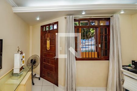 Casa à venda com 3 quartos, 270m² em Alípio de Melo, Belo Horizonte