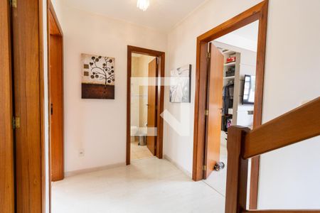 Corredor de casa à venda com 3 quartos, 229m² em Espírito Santo, Porto Alegre