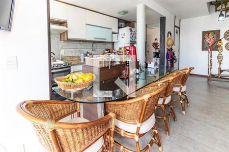 Apartamento à venda com 4 quartos, 180m² em Icaraí, Niterói