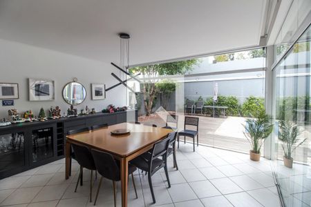 Sala de casa de condomínio à venda com 4 quartos, 300m² em Residencial Tres (alphaville), Santana de Parnaíba