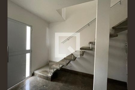 Casa de Condomínio para alugar com 2 quartos, 60m² em Parque Rincao, Cotia