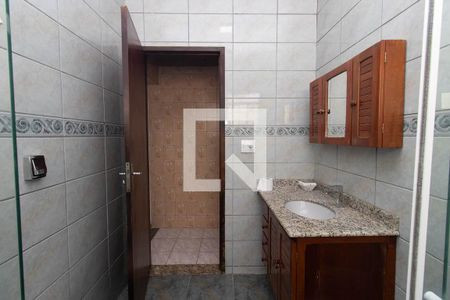 Banheiro de casa para alugar com 2 quartos, 200m² em Vila Leonor, São Paulo
