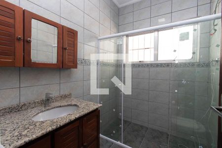 Banheiro de casa para alugar com 2 quartos, 200m² em Vila Leonor, São Paulo