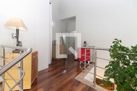 Escada de casa à venda com 4 quartos, 450m² em Vila Albertina, São Paulo