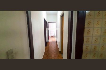 Casa 1 - Corredor de casa para alugar com 6 quartos, 280m² em Pestana, Osasco