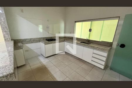 Cozinha de casa para alugar com 4 quartos, 215m² em Alto Umuarama, Uberlândia