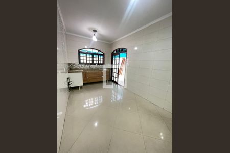 Casa para alugar com 3 quartos, 145m² em Jardim Sao Roberto, Guarulhos