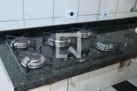 Cozinha de apartamento para alugar com 2 quartos, 54m² em Parque Pirajussara, Embu das Artes
