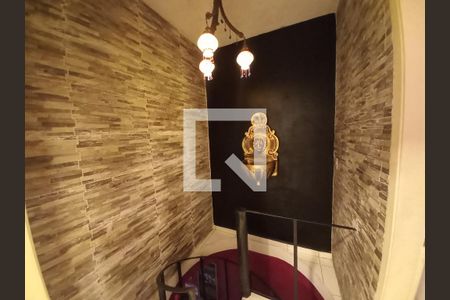 Escada de apartamento para alugar com 1 quarto, 60m² em Centro, São Vicente