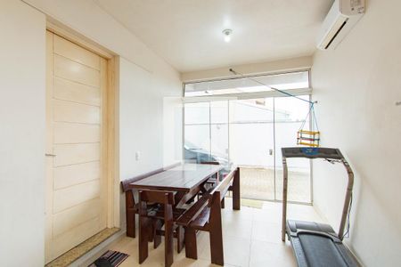 Casa de Condomínio à venda com 2 quartos, 90m² em Niterói, Canoas