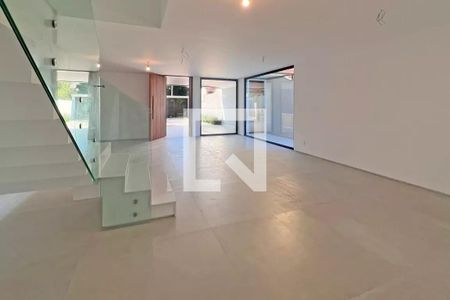 Casa à venda com 5 quartos, 453m² em Barra da Tijuca, Rio de Janeiro