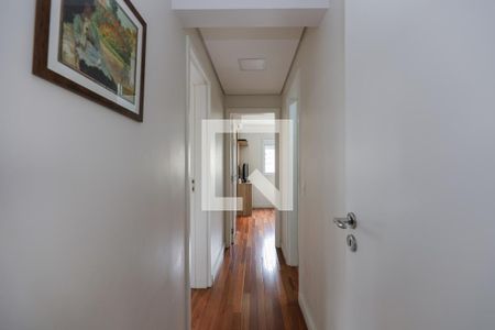 Corredor de apartamento para alugar com 3 quartos, 178m² em Vila Suzana, São Paulo