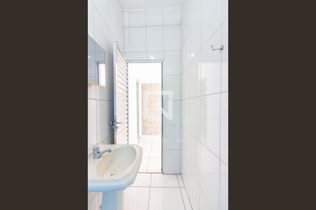 Banheiro de casa para alugar com 1 quarto, 30m² em Km 18, Osasco