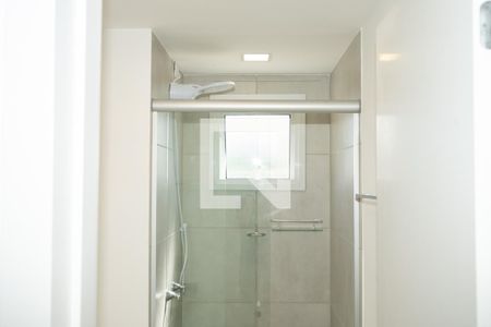 Banheiro de apartamento para alugar com 2 quartos, 46m² em Morro Santana, Porto Alegre