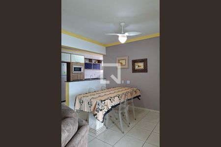 Sala de apartamento para alugar com 3 quartos, 110m² em Vila Caiçara, Praia Grande