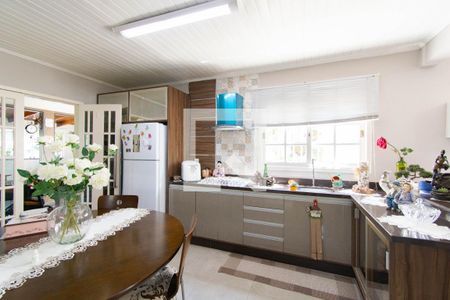 Casa à venda com 4 quartos, 240m² em Niterói, Canoas