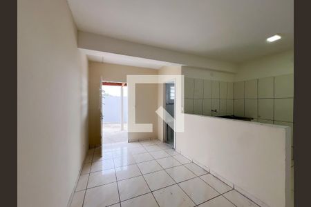 Sala de casa para alugar com 2 quartos, 180m² em Jardim Nova Espirito Santo, Valinhos