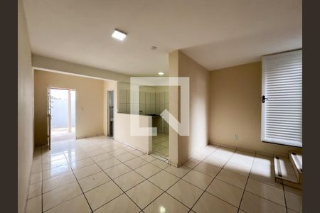 Sala de casa para alugar com 2 quartos, 180m² em Jardim Nova Espirito Santo, Valinhos