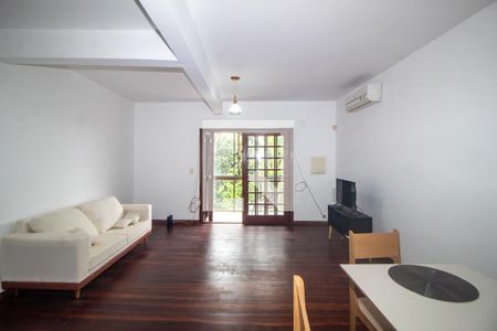 Sala 2 de casa para alugar com 3 quartos, 400m² em Nonoai, Porto Alegre