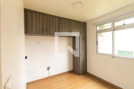 Quarto 2 de apartamento para alugar com 2 quartos, 46m² em Fazendinha, Curitiba
