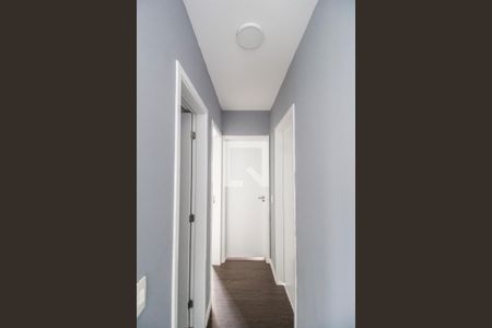 Corredor de apartamento para alugar com 3 quartos, 66m² em Jardim das Belezas, Carapicuíba