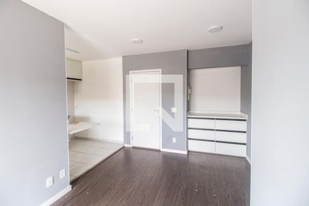 Sala de apartamento para alugar com 3 quartos, 66m² em Jardim das Belezas, Carapicuíba