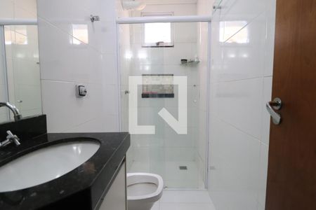 Banheiro do Quarto 1 de apartamento para alugar com 2 quartos, 60m² em Jardim Botânico, Uberlândia