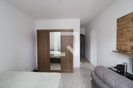 Suíte de casa para alugar com 3 quartos, 247m² em Vila Santa Clara, São Paulo