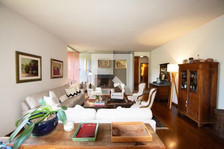 sala de estar de casa à venda com 3 quartos, 546m² em Alto de Pinheiros, São Paulo