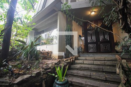 Entrada de casa para alugar com 5 quartos, 490m² em Jardim Guedala, São Paulo