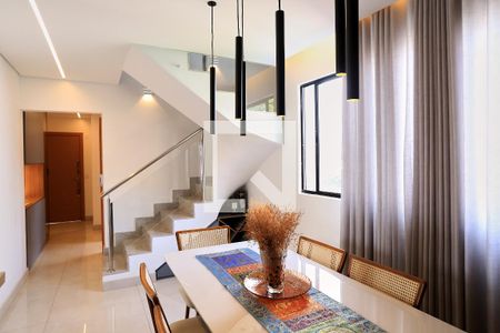 Sala de apartamento à venda com 2 quartos, 90m² em Sagrada Família, Belo Horizonte