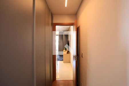Closet da suíte de apartamento à venda com 2 quartos, 90m² em Sagrada Família, Belo Horizonte