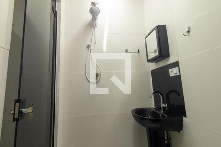 Banheiro Social de apartamento para alugar com 1 quarto, 20m² em Alto Boqueirão, Curitiba