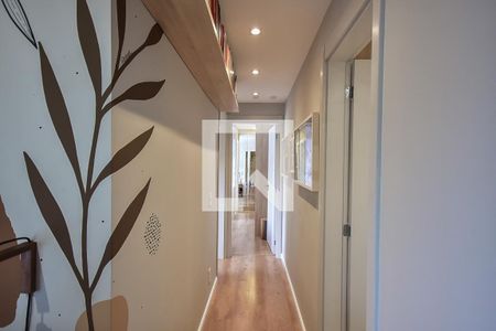 Corredor de apartamento à venda com 2 quartos, 63m² em Vila Andrade, São Paulo